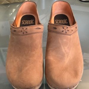 Scandic Handcrafted Clogs